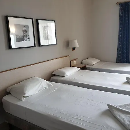 Chalet Hostel Vandrarhem *